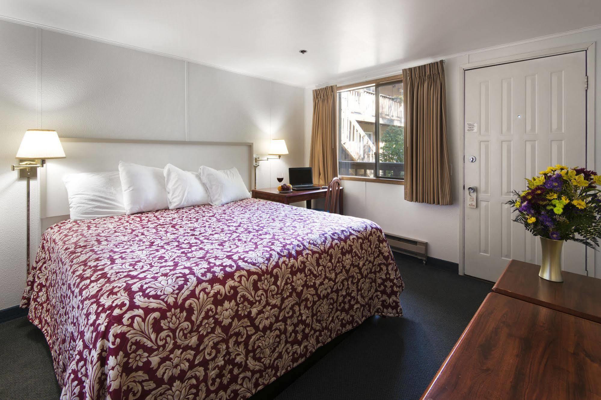 Holland America Skagway Inn Екстер'єр фото